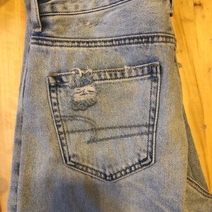 American eagle mom jeans never worn